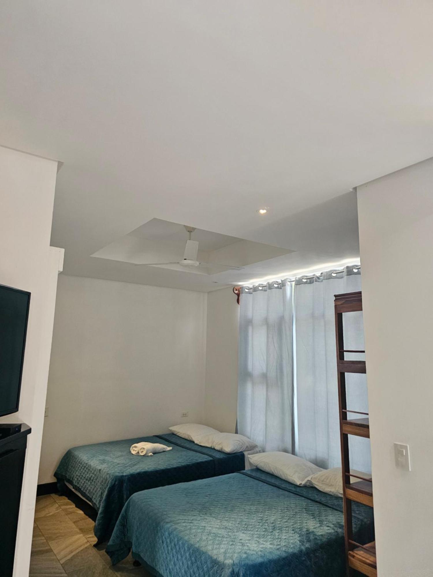Pura Vida Apartments Quepos Rum bild